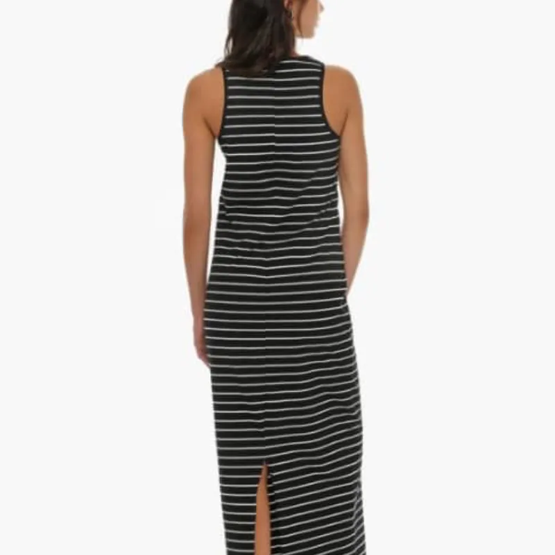 Vestido de listas abierto detrás 