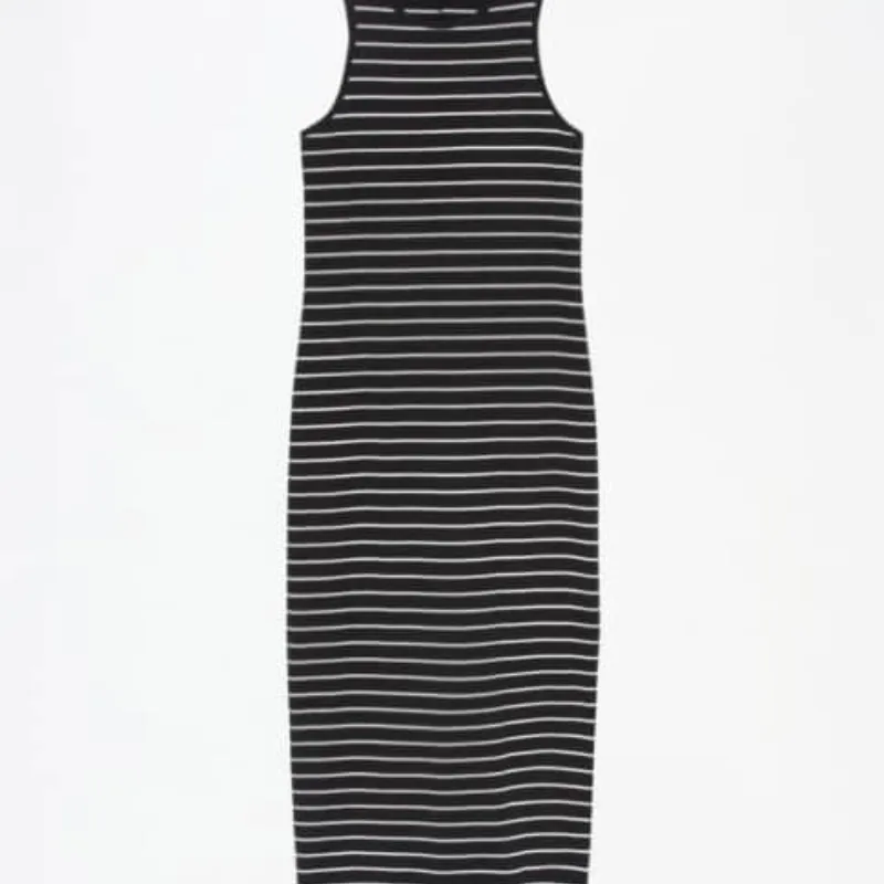 Vestido de listas abierto detrás 