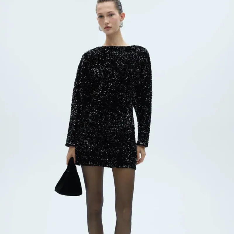 Vestido de mangas y lentejuelas 