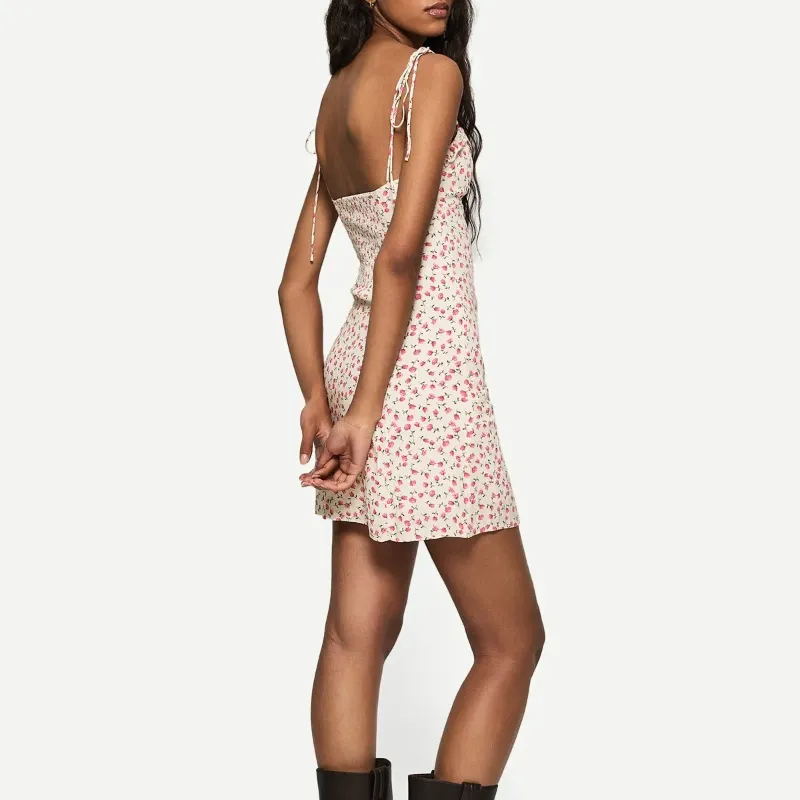 Vestido de tirantes con flores 
