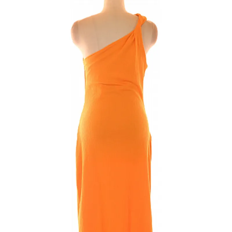Vestido largo naranja de un hombro