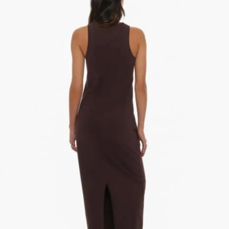 Vestido marrón abertura abajo 