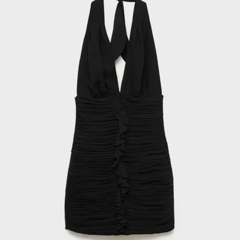 Vestido negro abierto detrás 