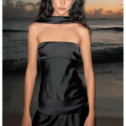 Vestido negro corto satinado