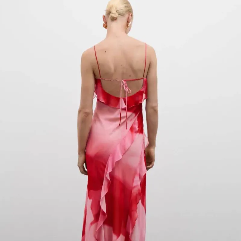 Vestido rojo pétalos 