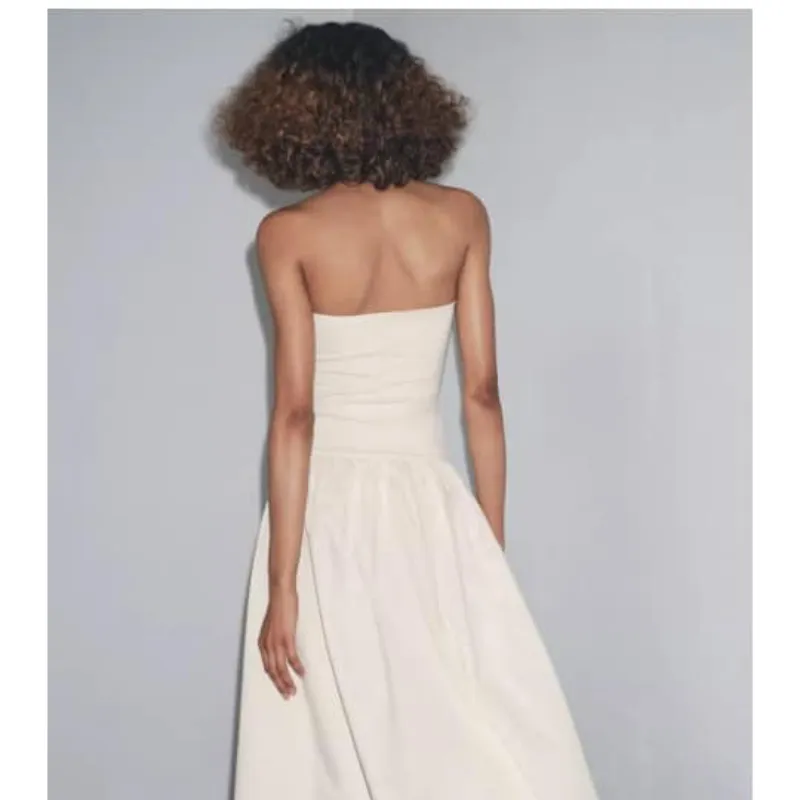 Vestido strapless de cinto 