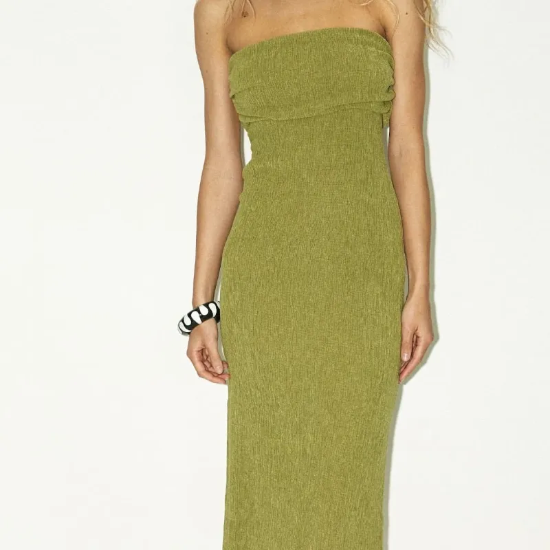 Vestido strapless verde textura