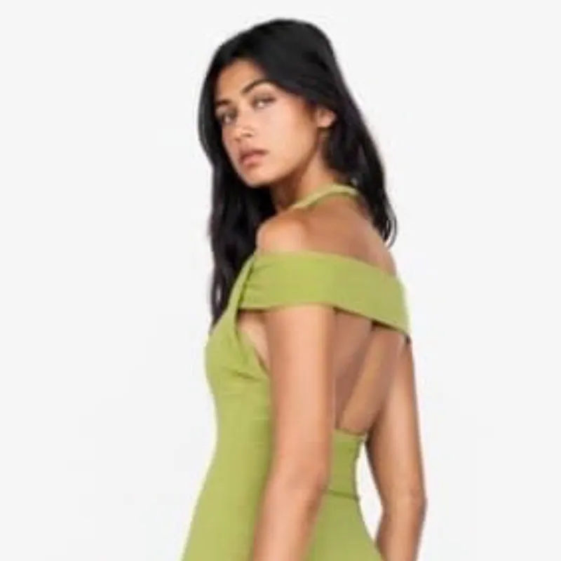 Vestido verde con diseño