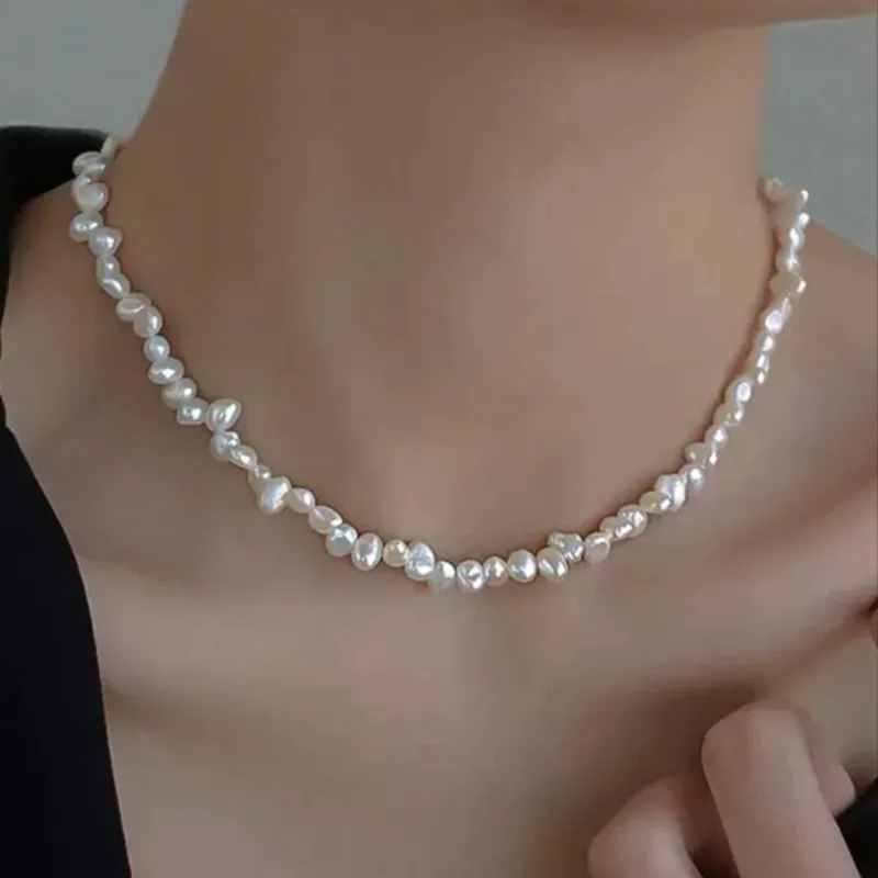 Colgante de perlas deformes 