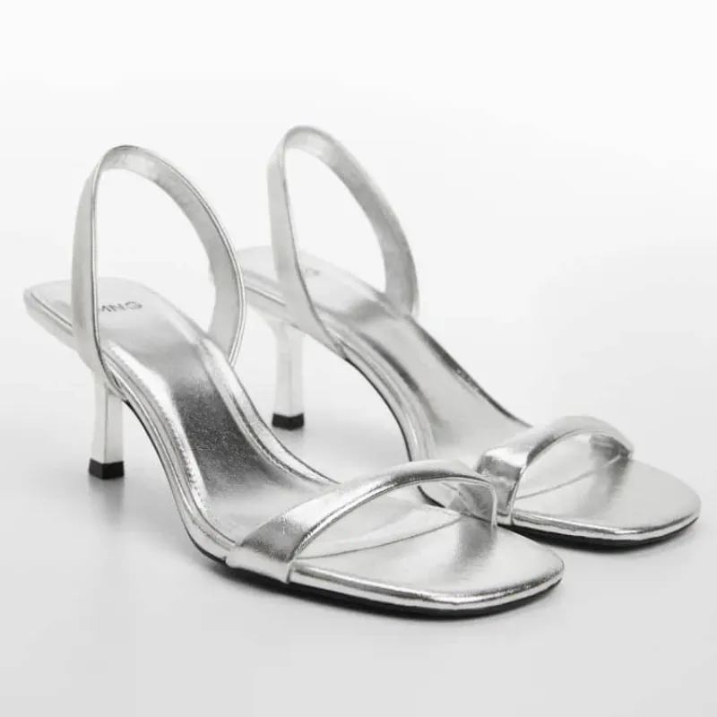 Zapatos plateados tacón pequeño 