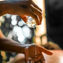 Masaje descontracturante + Spa + copa de vino( pack para 2) 
