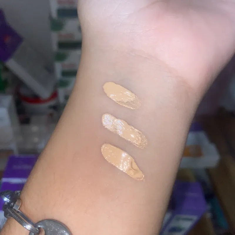 Base de maquillaje KISS ME de la marca ROMANTIC SWEET