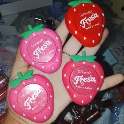 Blush en crema en formato de fresita