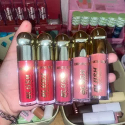 Blush líquido dupe de RARE BEAUTY con alta pigmentación