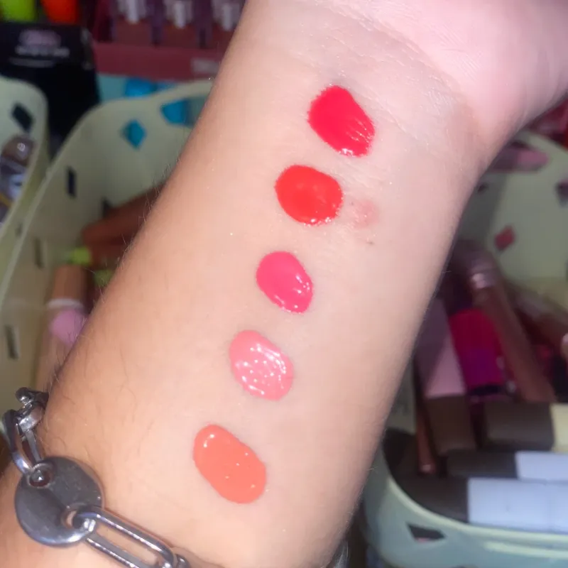 Blush líquido dupe de RARE BEAUTY con alta pigmentación