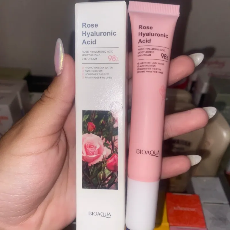 Contorno de ojos de ROSAS y ÁCIDO HIALURÓNICO de la marca BIOAQUA