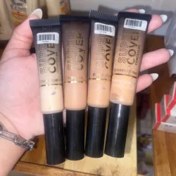 Corrector líquido con SÚPER COBERTURA