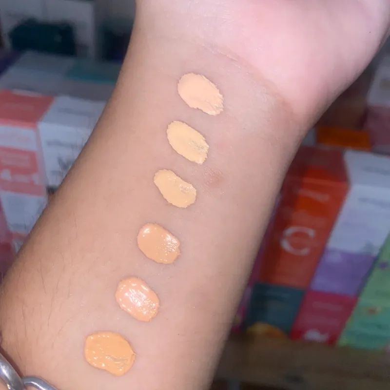 Corrector líquido de la marca HUXIABEAUTY