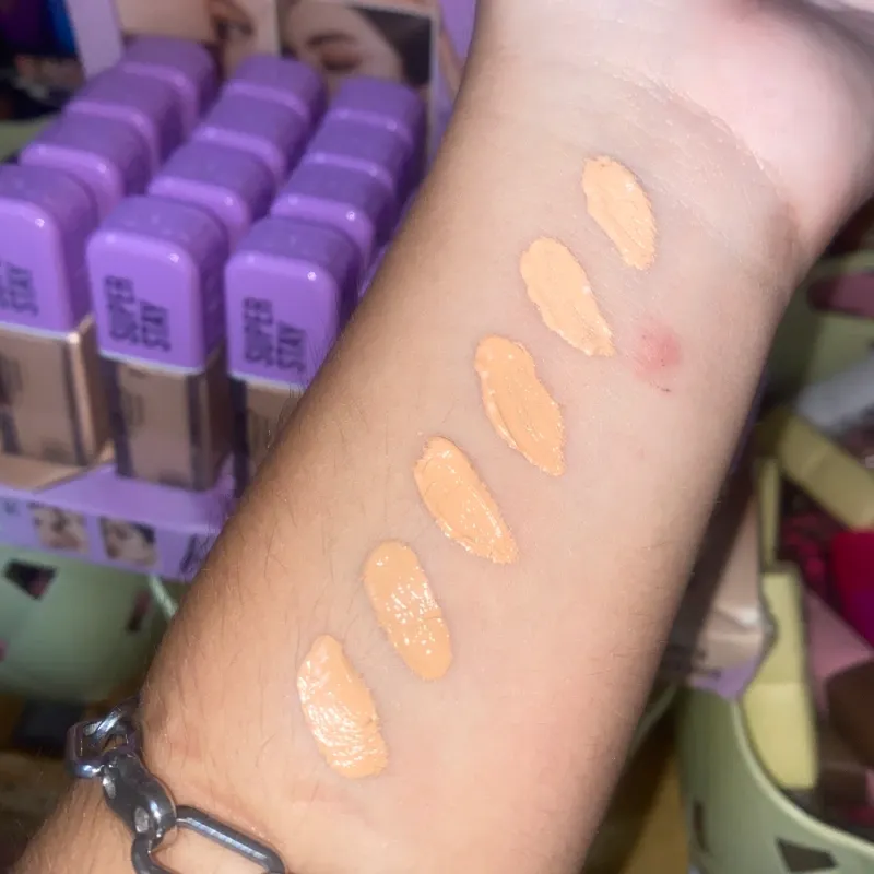 Corrector líquido SUPER STAY dupe de MAYBELLINE