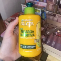 Crema de peinar RECARGA NUTRITIVA de la marca GARNIER