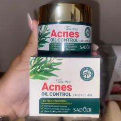 Crema facial ANTI-ACNE de TEA TREE(ÁRBOL del TÉ) de la marca SADOER