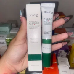 Crema facial de ÁCIDO SALICILICO de la marca BIOAQUA