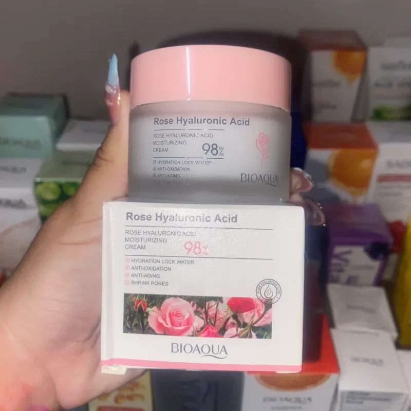 Crema facial de ROSAS y ÁCIDO HIALURÓNICO de la marca BIOAQUA