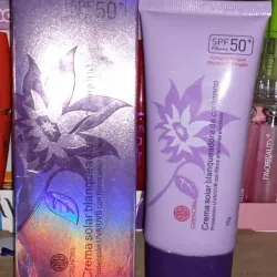 Crema solar blanqueadora de colágeno con SPF50+ de protección🍁