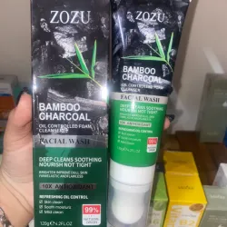 Limpiador facial con cepillo de CARBÓN ACTIVO de la marca ZOZU de 120g