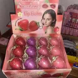 Lip balm hidratante de fresa con llavero