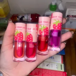 Lip gloss de fresa MAGIC YOUR LIFE