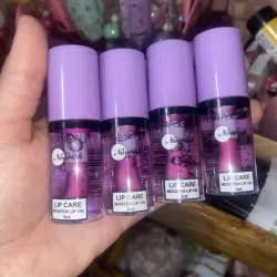 Lip gloss de Uva con aplicador ancho