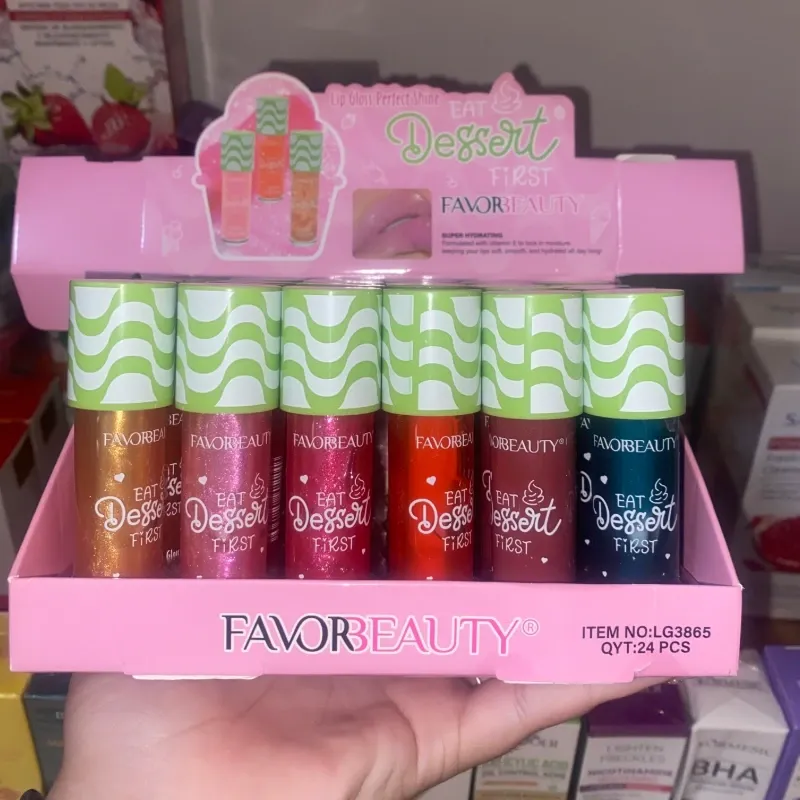Lip gloss EAT DESSERT con brillitos y transparentes