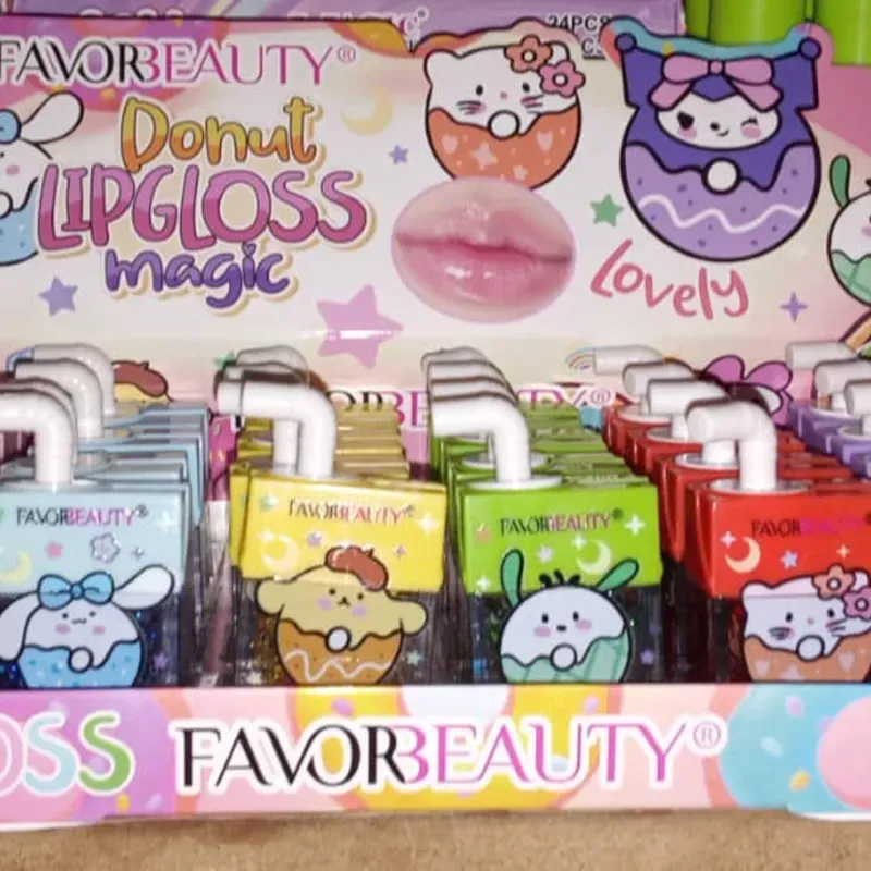 Lip gloss mágico en formato de cajita de jugo de Sanrio🌸