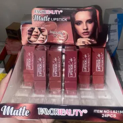 Lip stick o labial mate