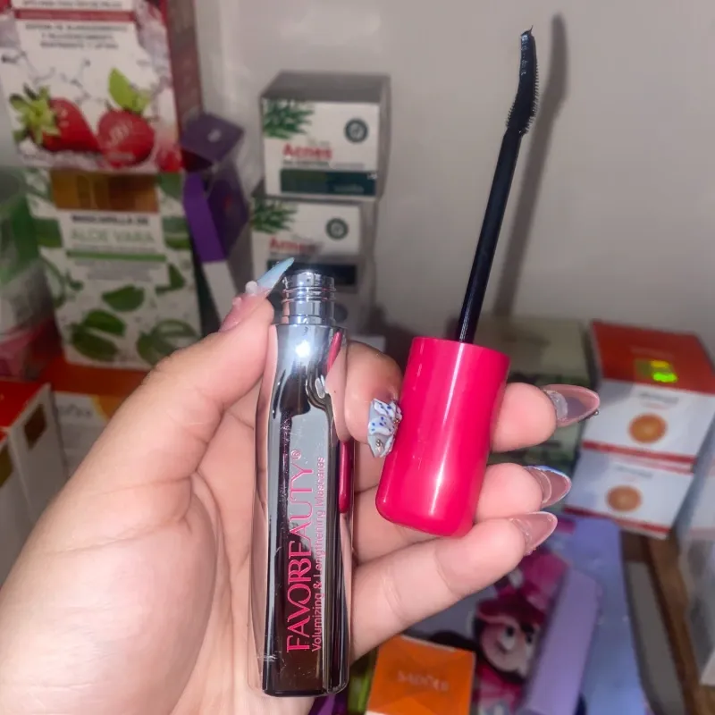 Máscara de pestañas tipo SHEGLAM