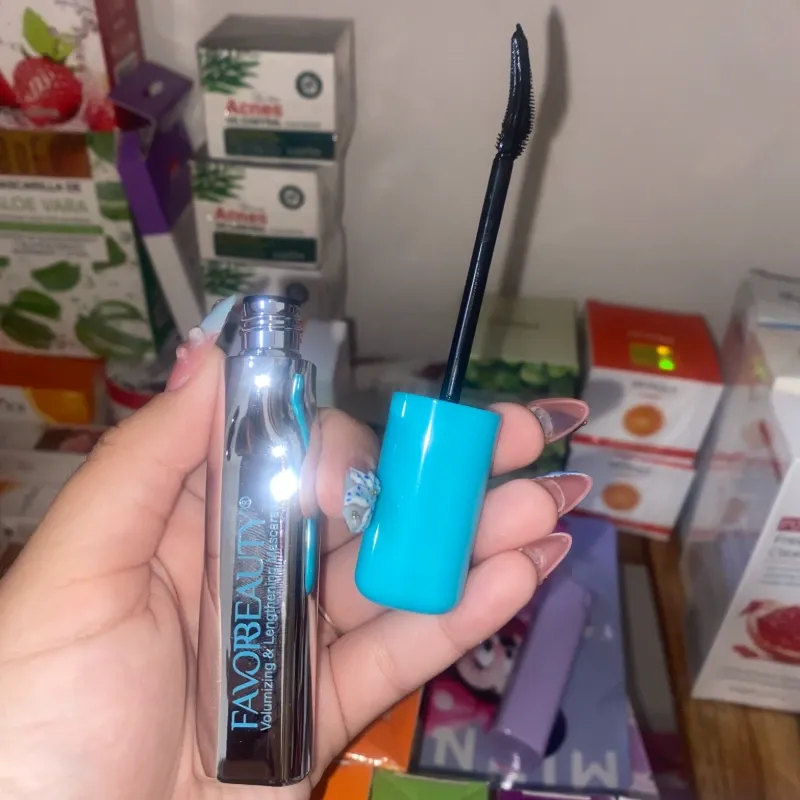 Máscara de pestañas tipo SHEGLAM