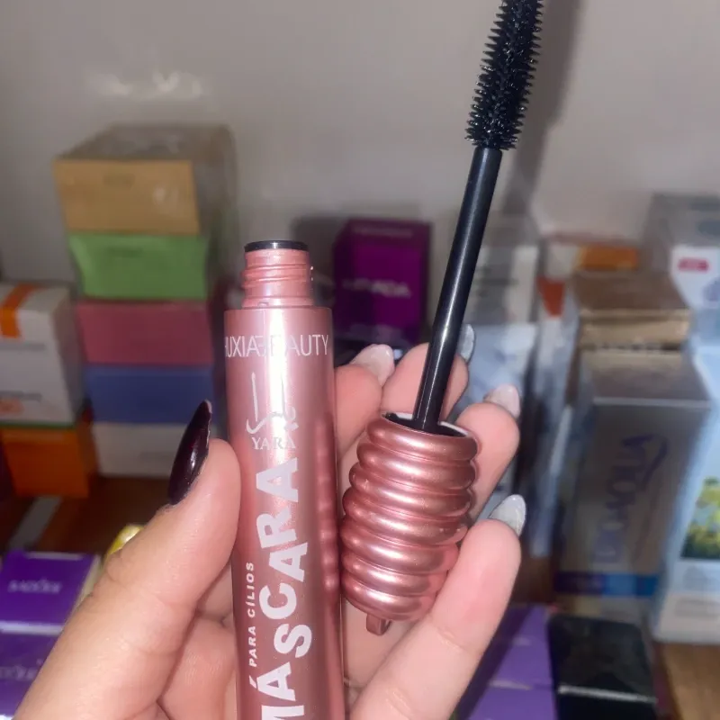 Máscara de pestañas YARA 7D de la marca HUXIABEAUTY