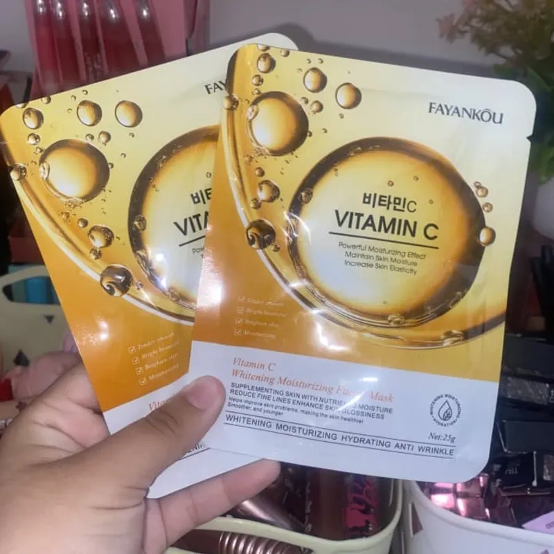 Mascarilla facial en formato de velo de VITAMINA C de la marca FAYANKOU