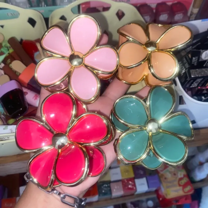 Pellizcos grandes de flores para el cabello