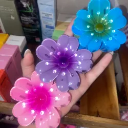 Pellizcos grandes de flores tropicales