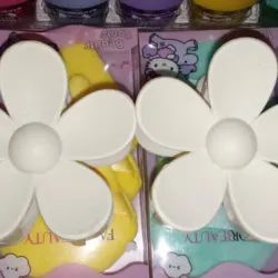 Pellizcos grandes y resistentes de flores totalmente blancas🌸