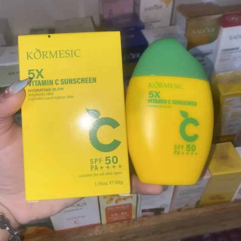 Protector solar de 5X VITAMINA C de SPF50 PA+++ de la marca KORMESIC