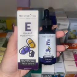 Sérum facial de VITAMINA E y ÁCIDO HIALURÓNICO de la marca MOISTURIZING