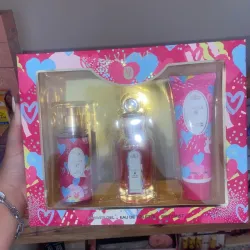 Set de regalo de 3 piezas(colonia,perfume y gel de baño)para mujer