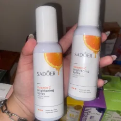 Spray facial hidratante de VITAMINA C de la marca SADOER