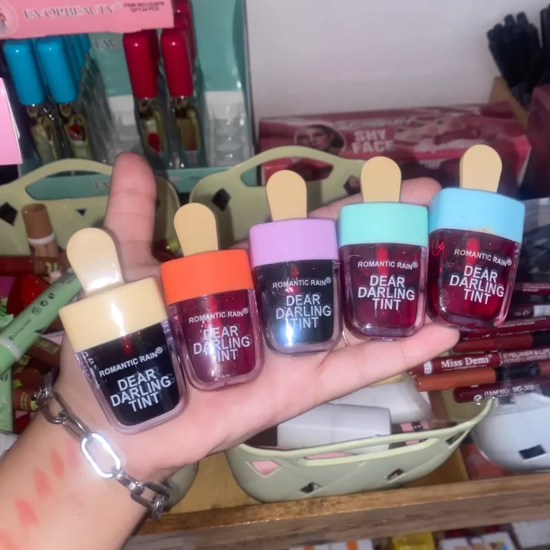 Tinta para labios y mejillas con alta pigmentación y duración