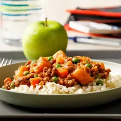 Arrozc/ picadillo pollo,vianda y ensalda