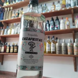 Tequila Cazafiestas -Sello de -Carta 700ml. 