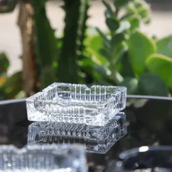 Cenicero Cuadrado de Vidrio